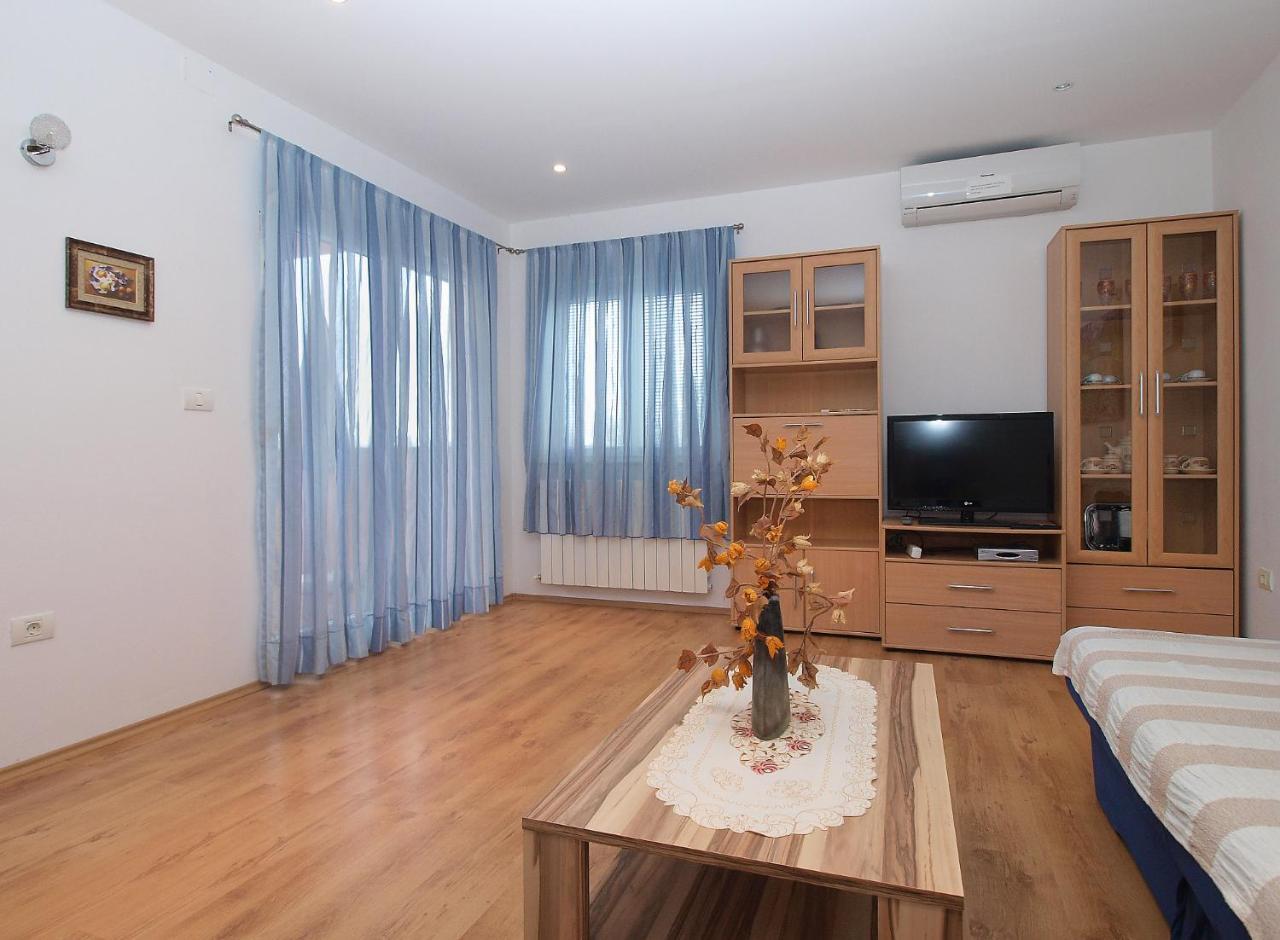 Apartments 1282 Fažana Extérieur photo